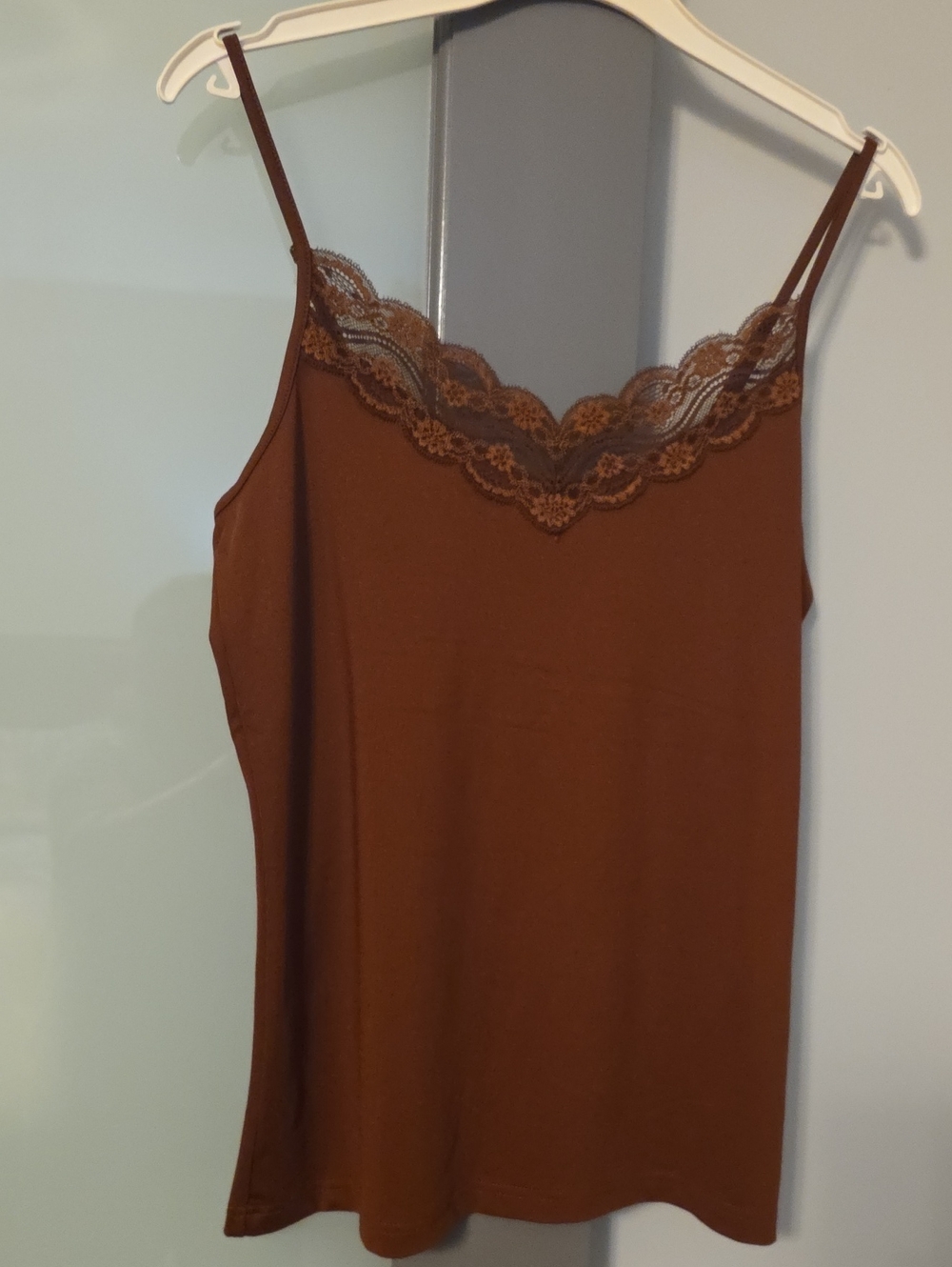 Reitmans Size M Stretch Camisole With Lace